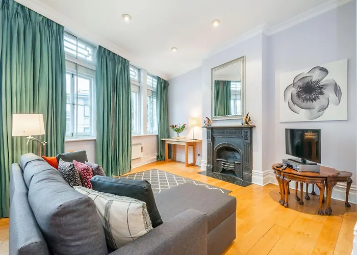 Nelson\'S Pad - Trafalgar Square - By Frankie Says